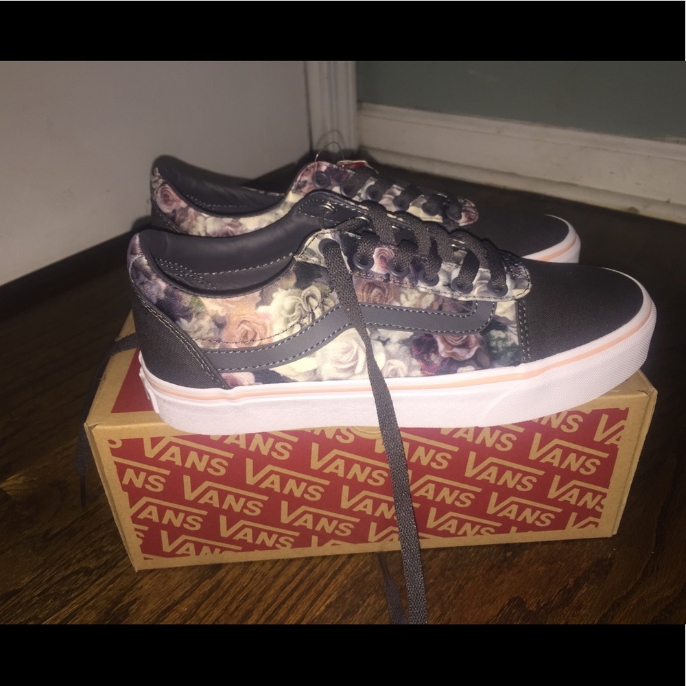 Women’s Satin Floral Rose Cloud Mid Rise Vans